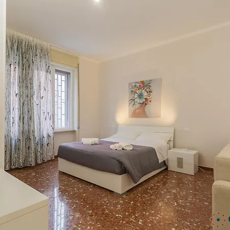 Crisanzio 80 Apartment Bari Exterior photo