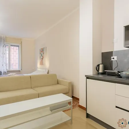 Crisanzio 80 Apartment Bari Exterior photo